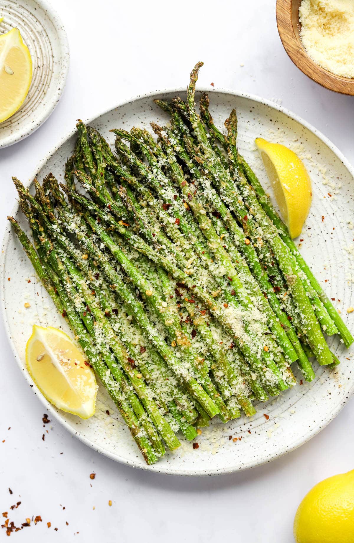 Easy Air Fryer Asparagus (Ready in 10 Minutes!)